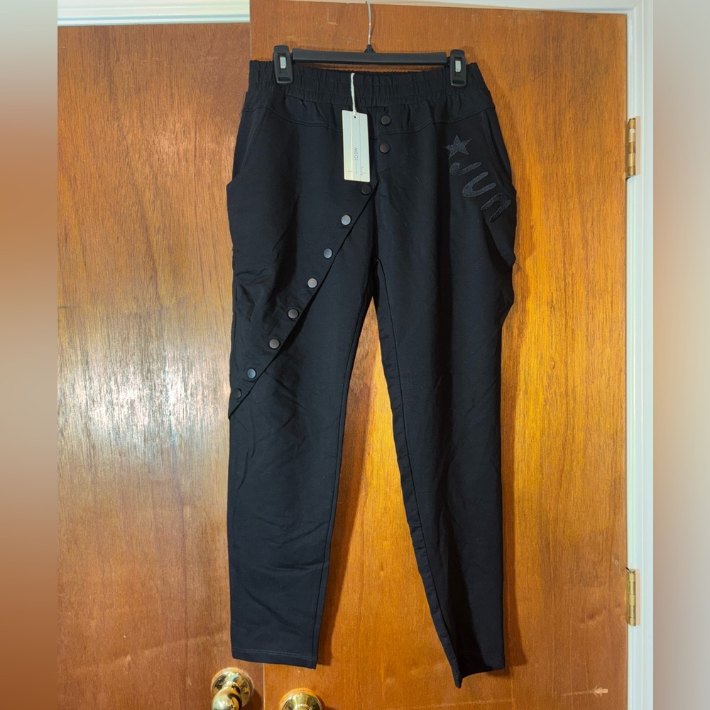 🐠 MEGI Black Sweatpants with Tapered Leg